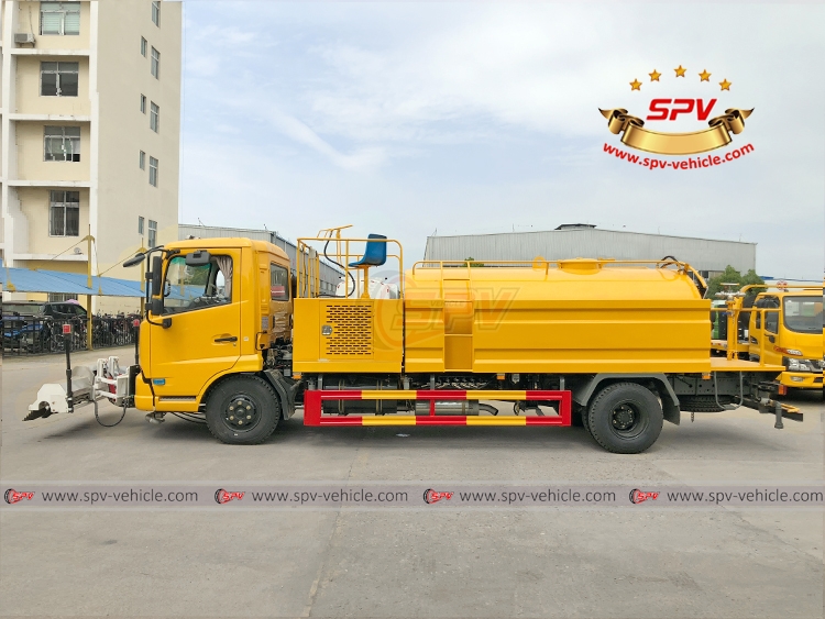 6,000 Litres Road Washer Truck Dongfeng - LS 6,000 Litres Road Washer Truck Dongfeng - LS